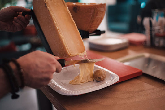 Wein zu Raclette – Pairing-Tipps für Genießer